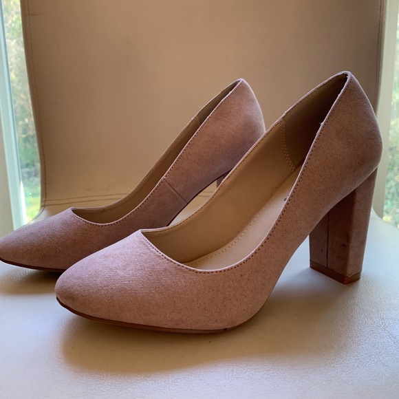 Pumps - Picture 1 of 5